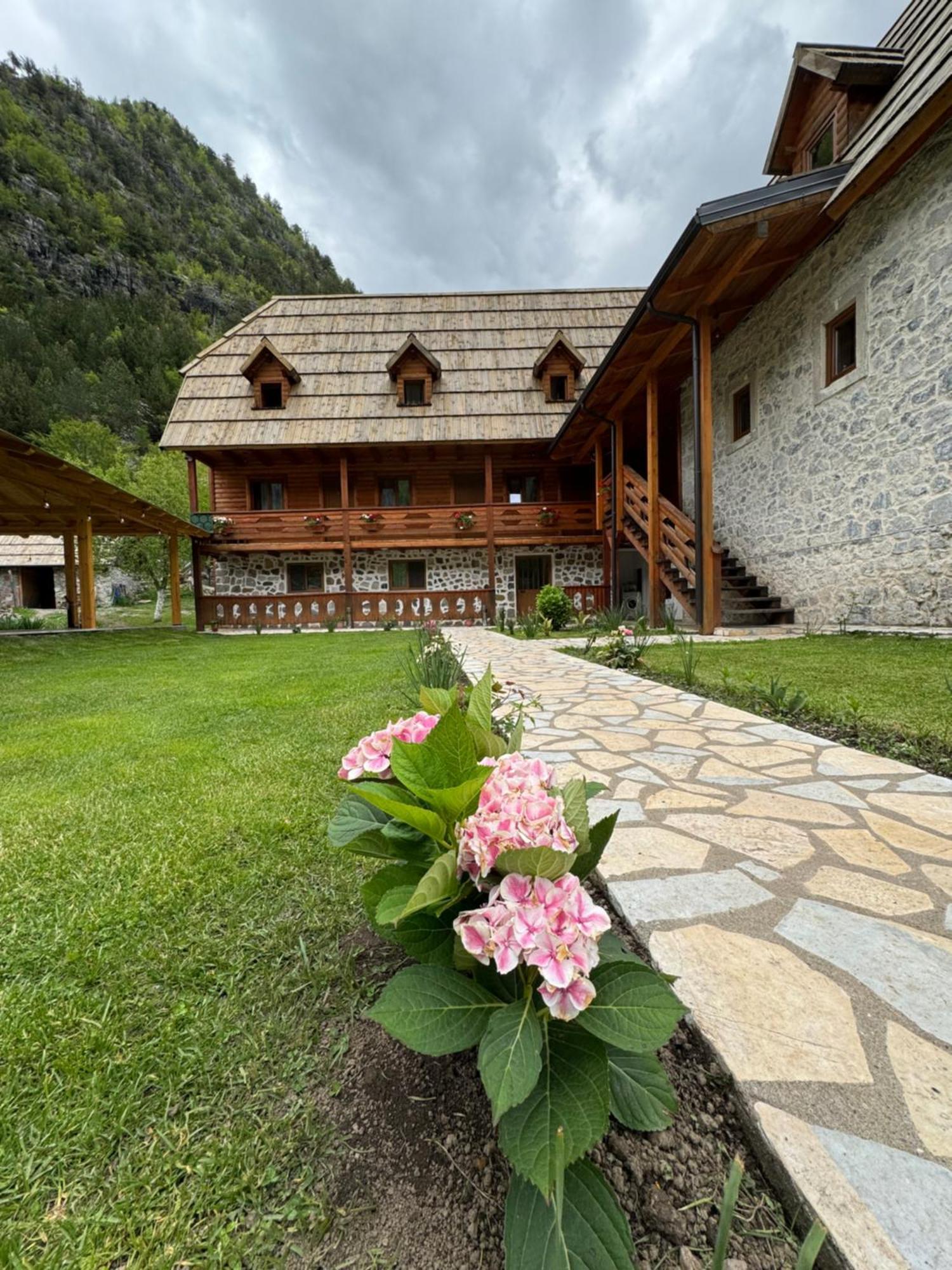 Guesthouse Prrockaj Theth Esterno foto